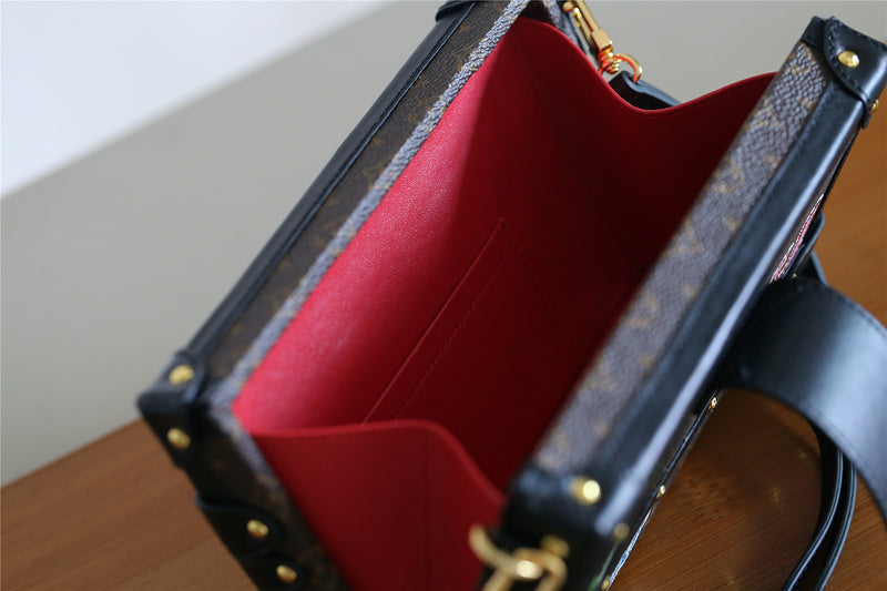 Fan Fashion Lu-Vi bags - 8215
