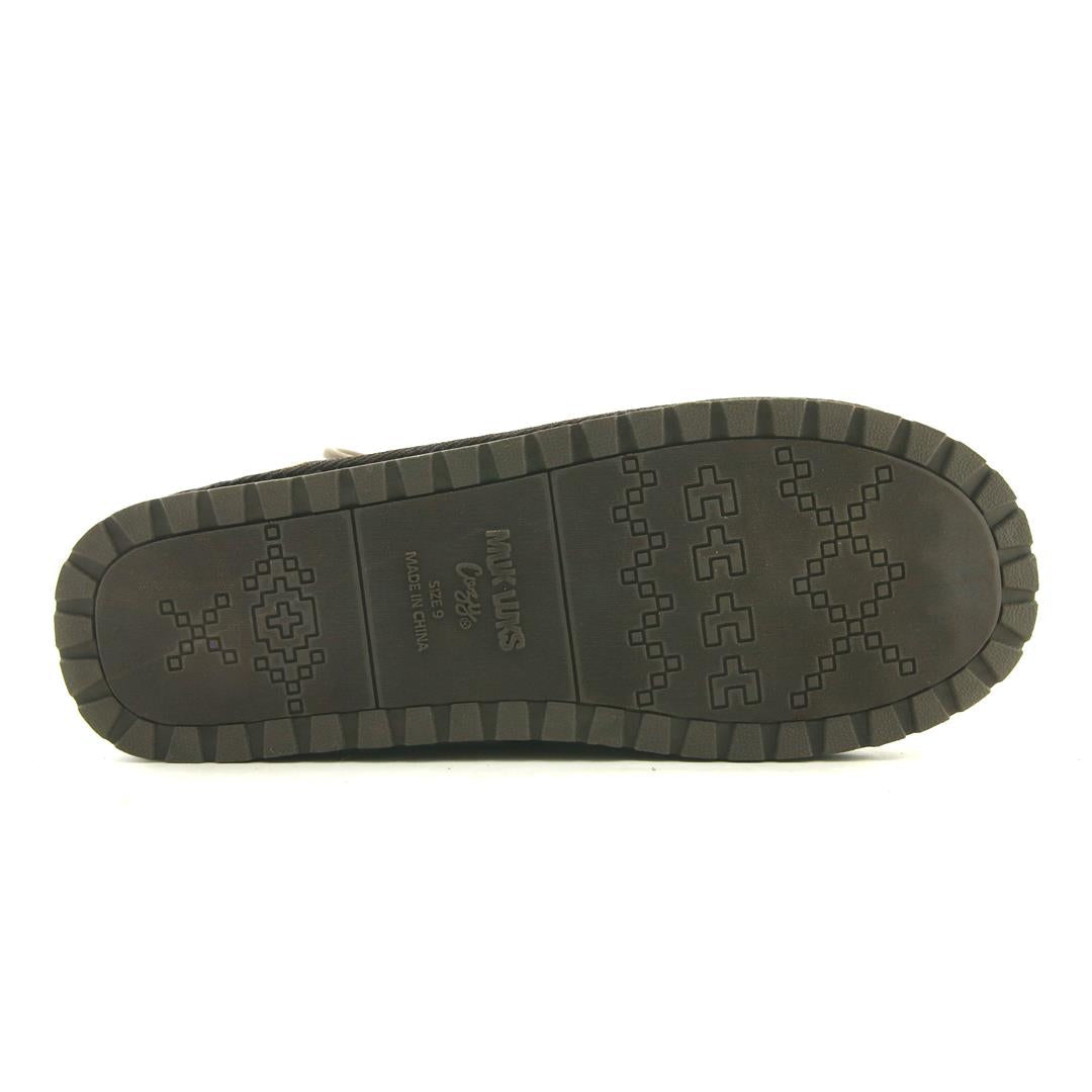 MUK LUKS .