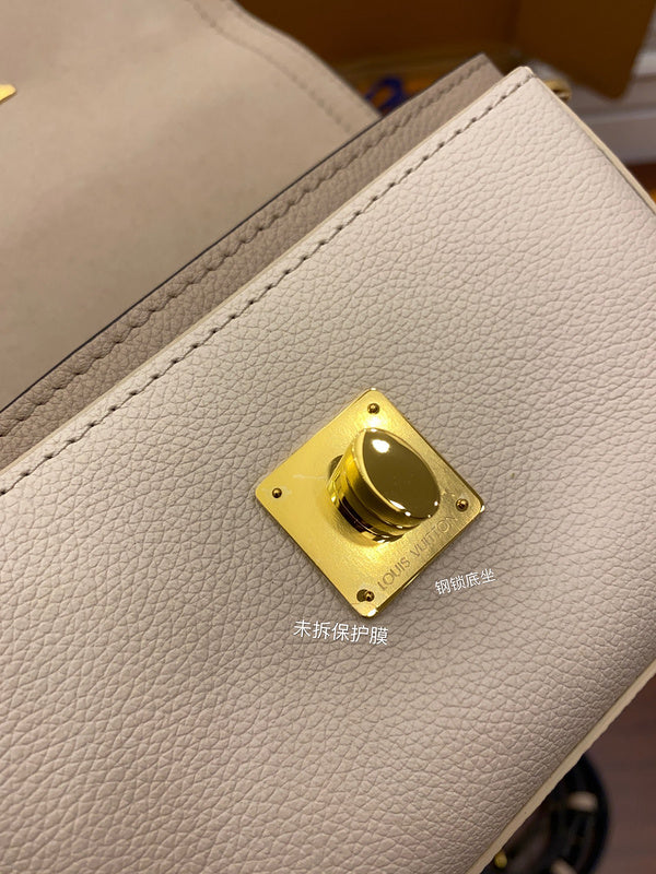 Fan Fashion Lu-Vi bags - 17235