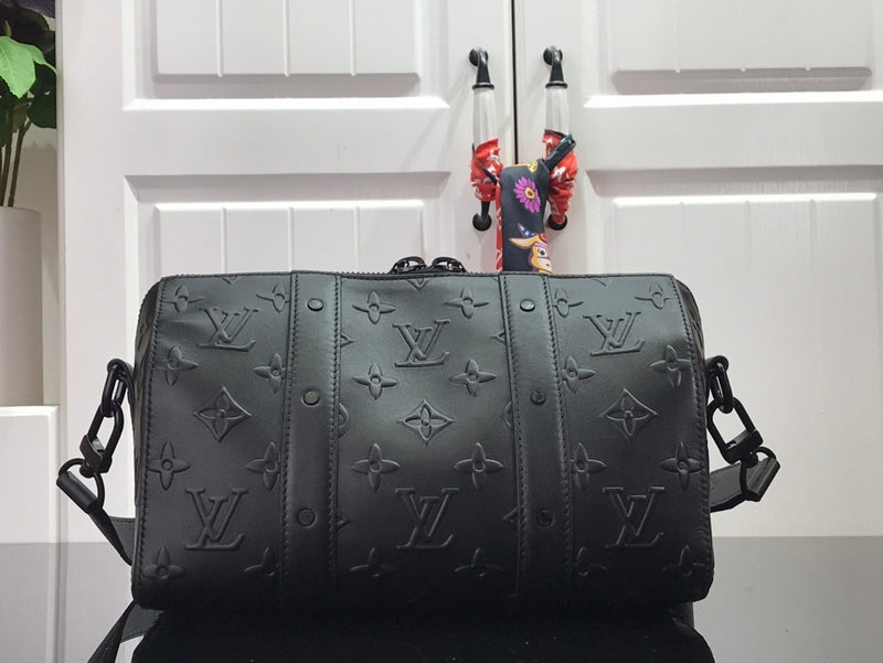 Fan Fashion Lu-Vi bags - 17417