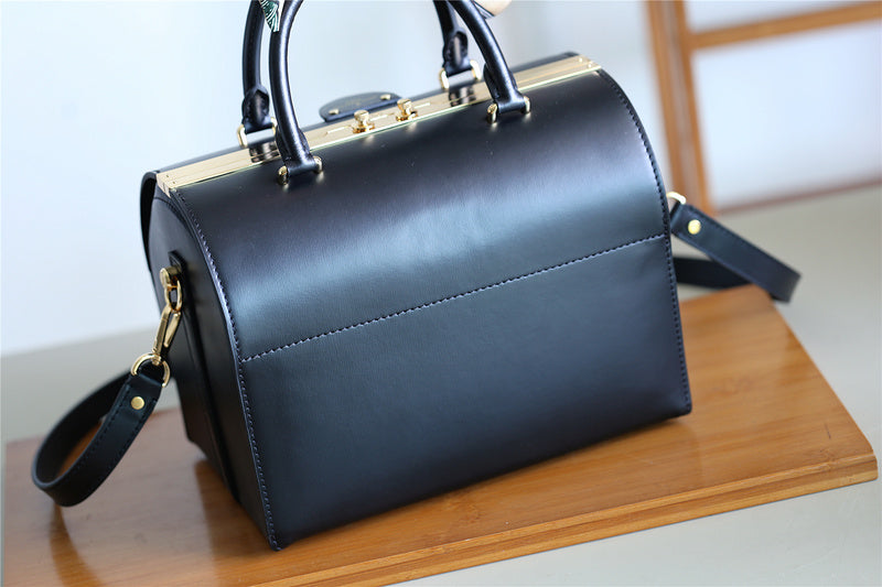 Fan Fashion Lu-Vi bags - 8165