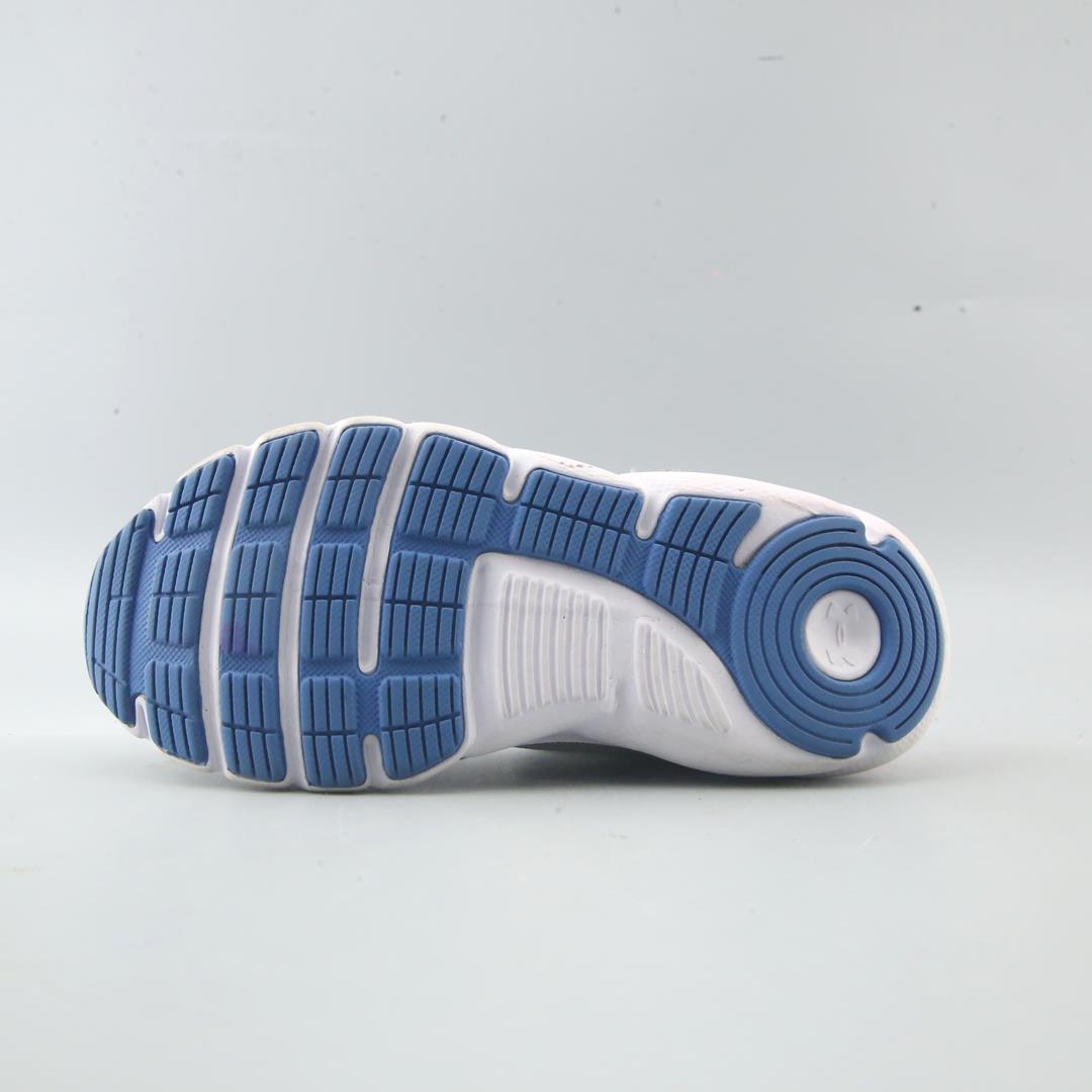 UNDER ARMOUR ASSERT 9