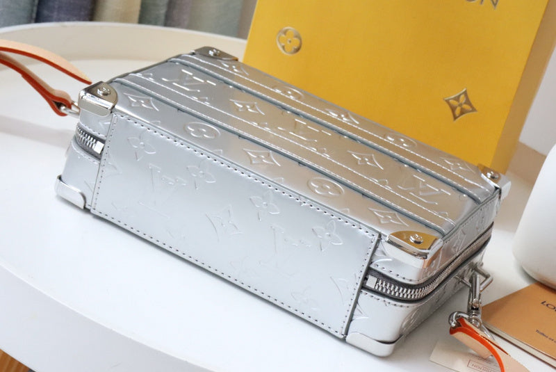 Fan Fashion Lu-Vi bags - 17515