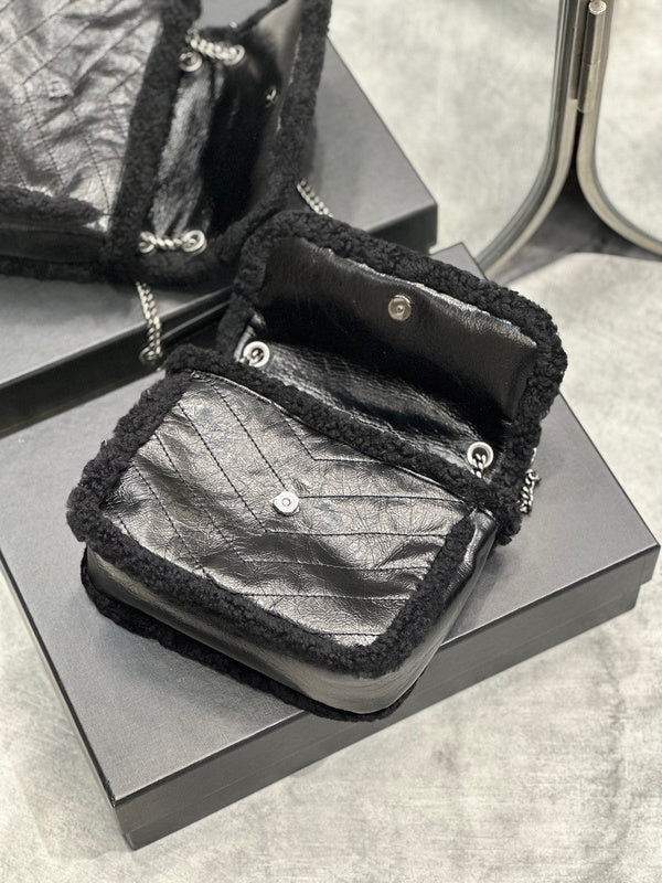 Amelia - YSL Bag - 3908