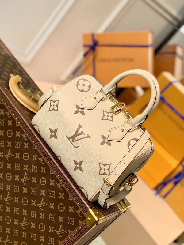 Fan Fashion Lu-Vi bags - 17459