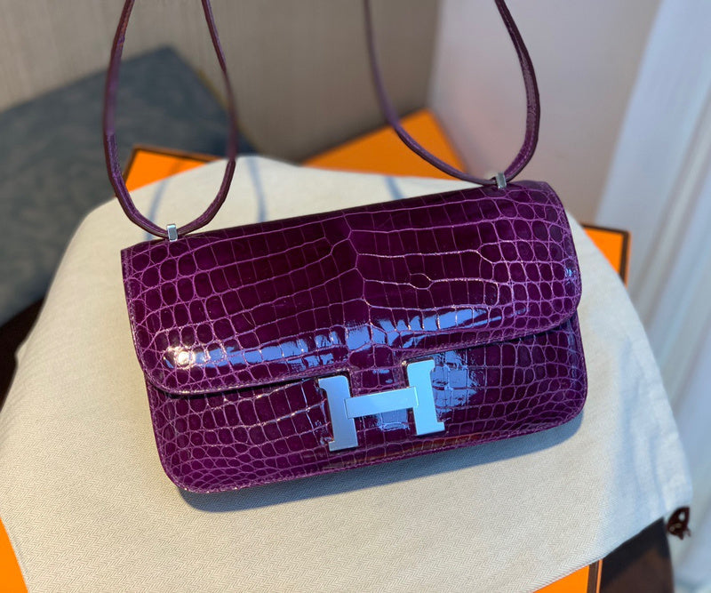 Amelia - HMS Bags - 1746