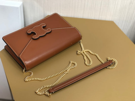 CE Wallet On Chain Triomphe Tan For Women 7in/19Amelia10J733DPV.04LU
