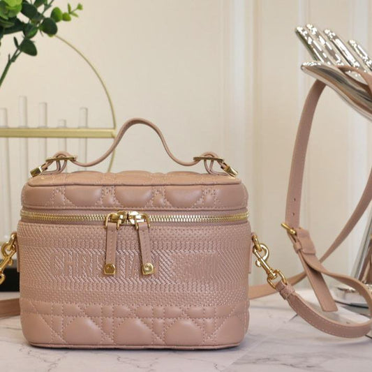 SMALL TRAVEL VANITY CASE BEIGE LAMBSKIN Amelia