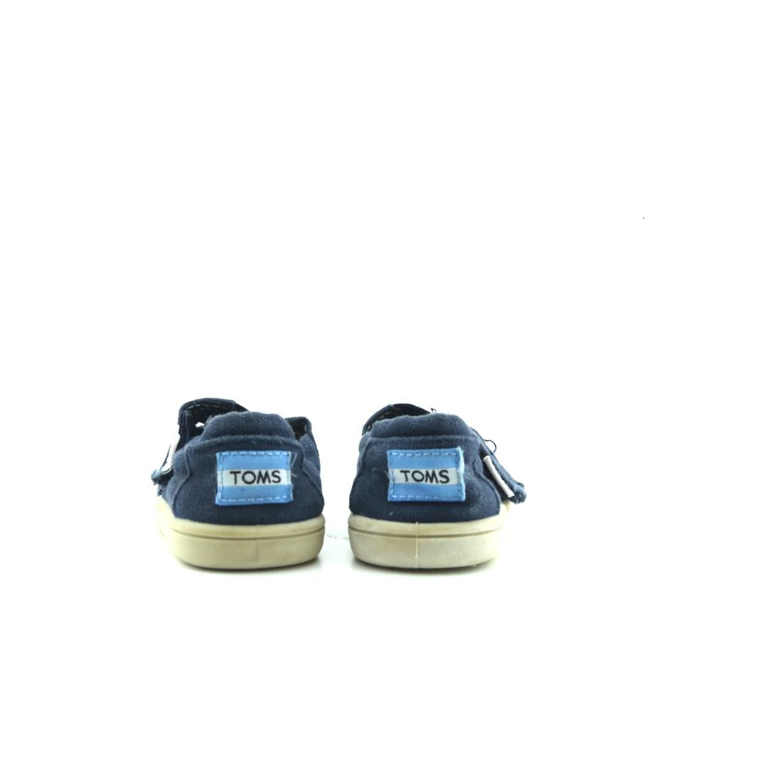 TOMS .