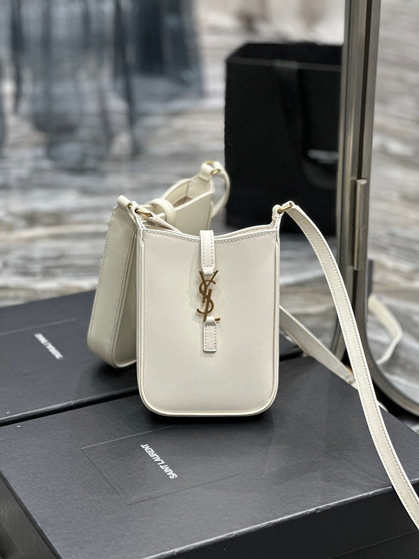 Amelia - YSL Bag - 4000