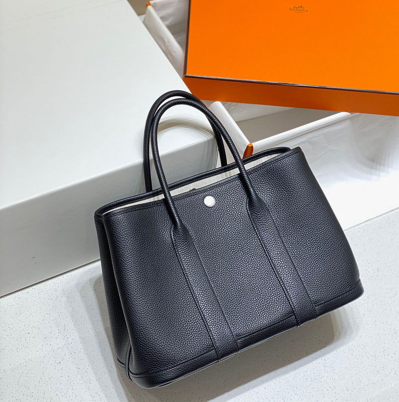 Amelia - HMS Bags - 1751