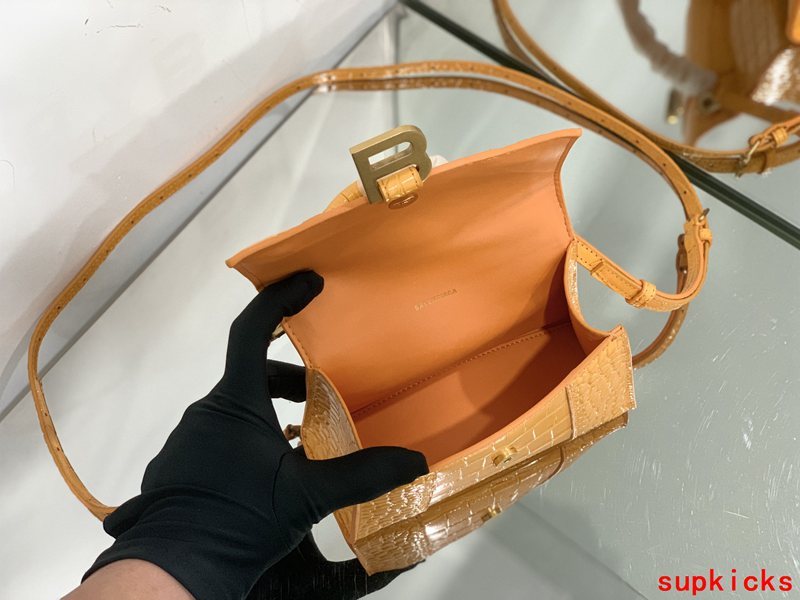 Amelia- BG Hourglass Bags - 136