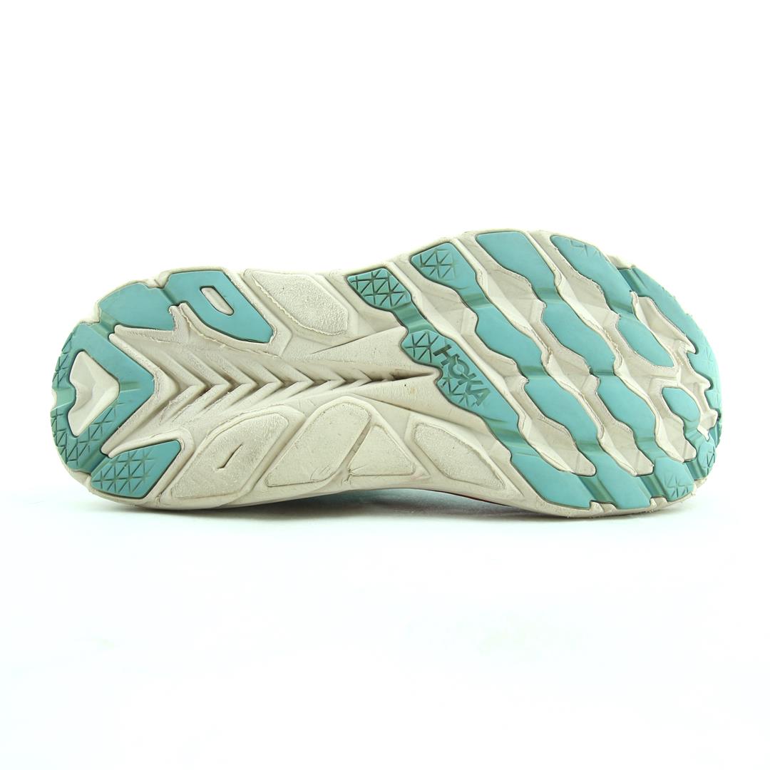 HOKA ONE ONE CLIFTON 8