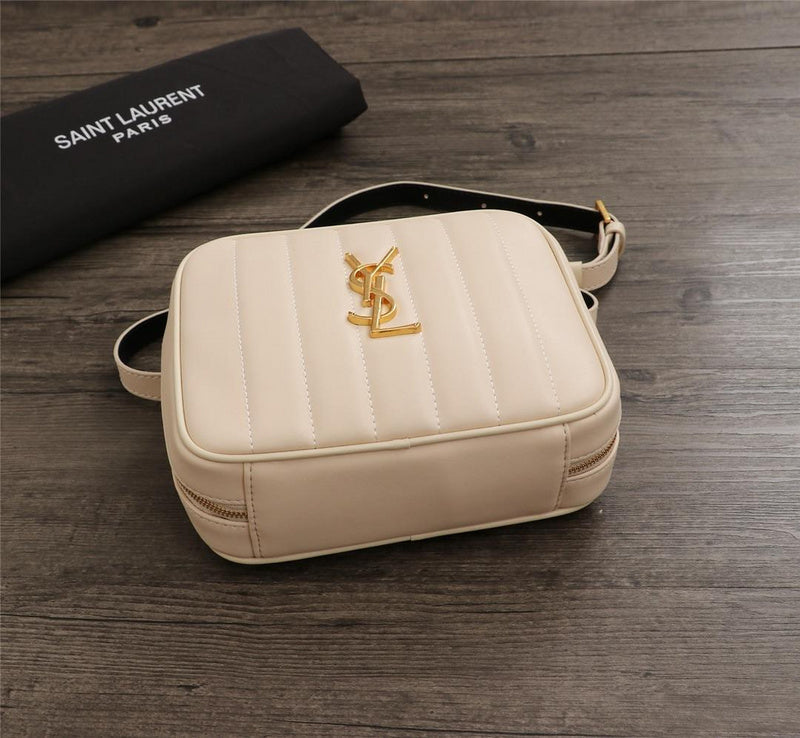 Amelia - YSL Bag - 2885