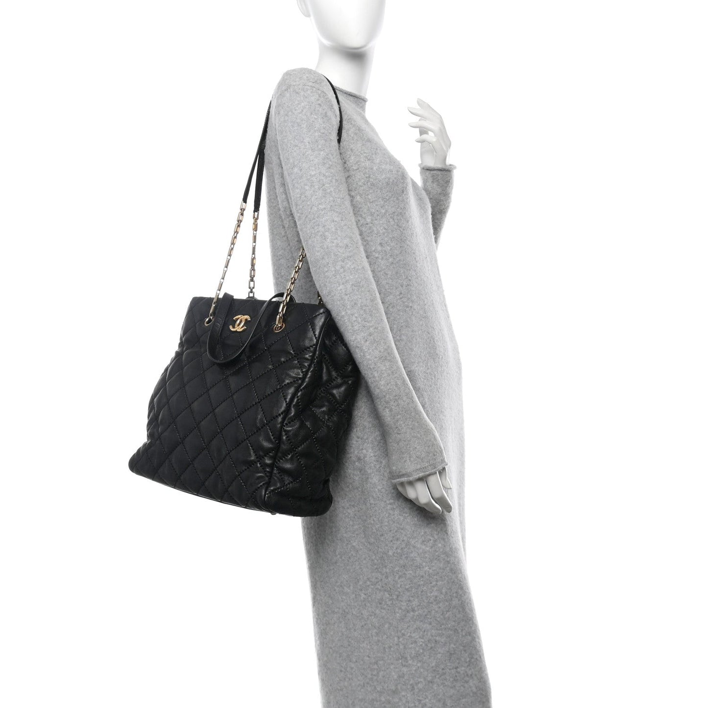 Amelia Calfskin Quilted Large Retro Chain Tote Black