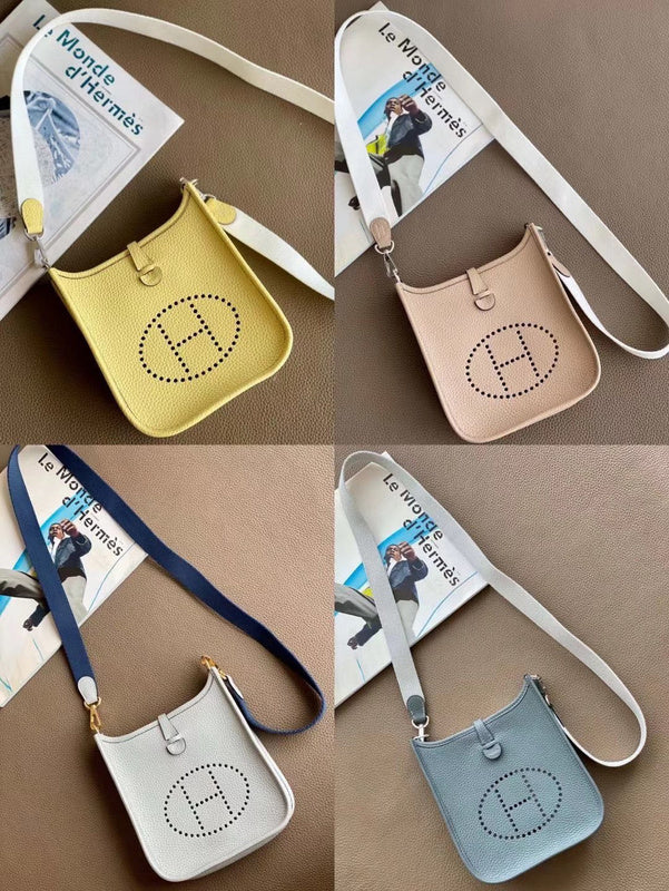 Amelia - HMS Bags - 1740