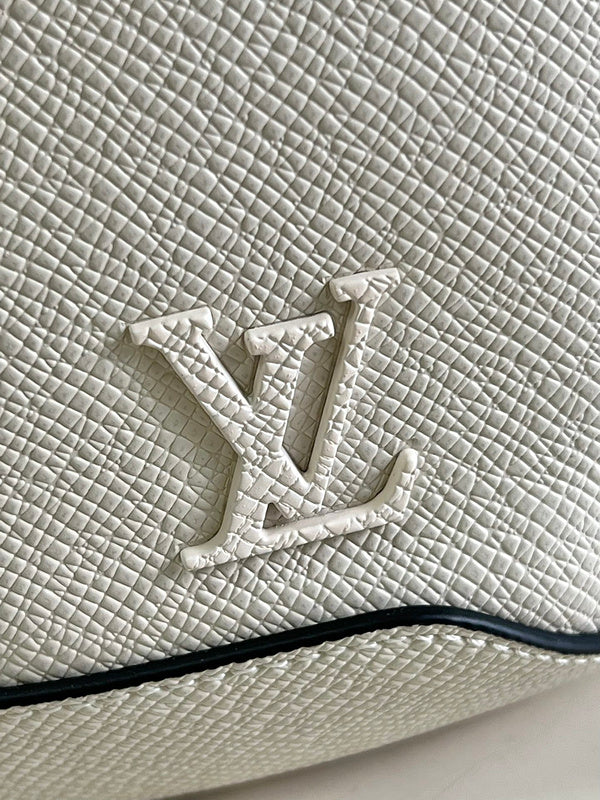 Fan Fashion Lu-Vi bags - 17312