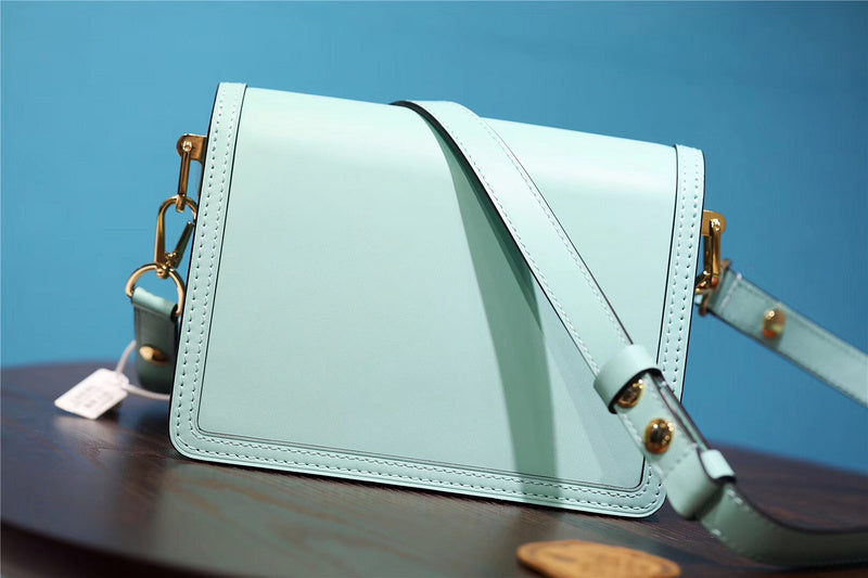 Fan Fashion Lu-Vi bags - 8135