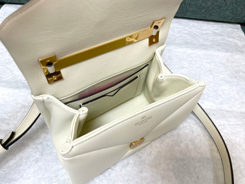 VAL LUXURY BAGS - FOR FASHION LOVERS  AFFORDABLE LUXURY BAGS- 059
