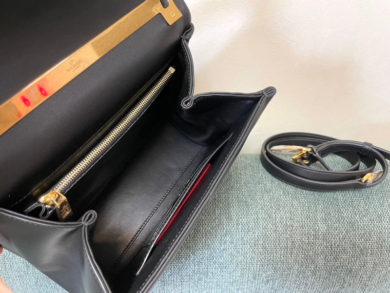VAL LUXURY BAGS - FOR FASHION LOVERS  AFFORDABLE LUXURY BAGS- 239