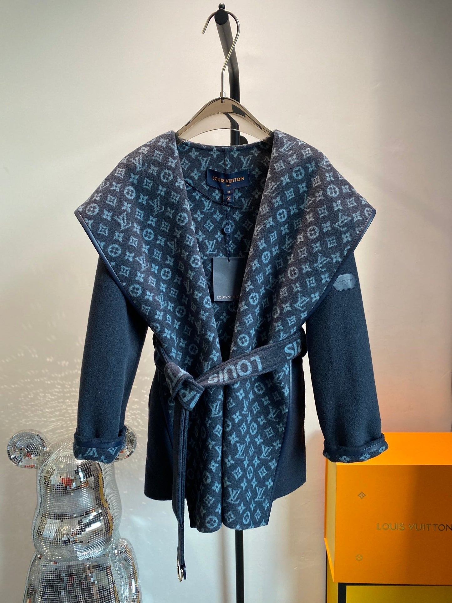 Luxury Louis Vuitton  Wrap Coat 039