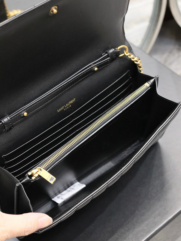 Amelia - YSL Bag - 1810