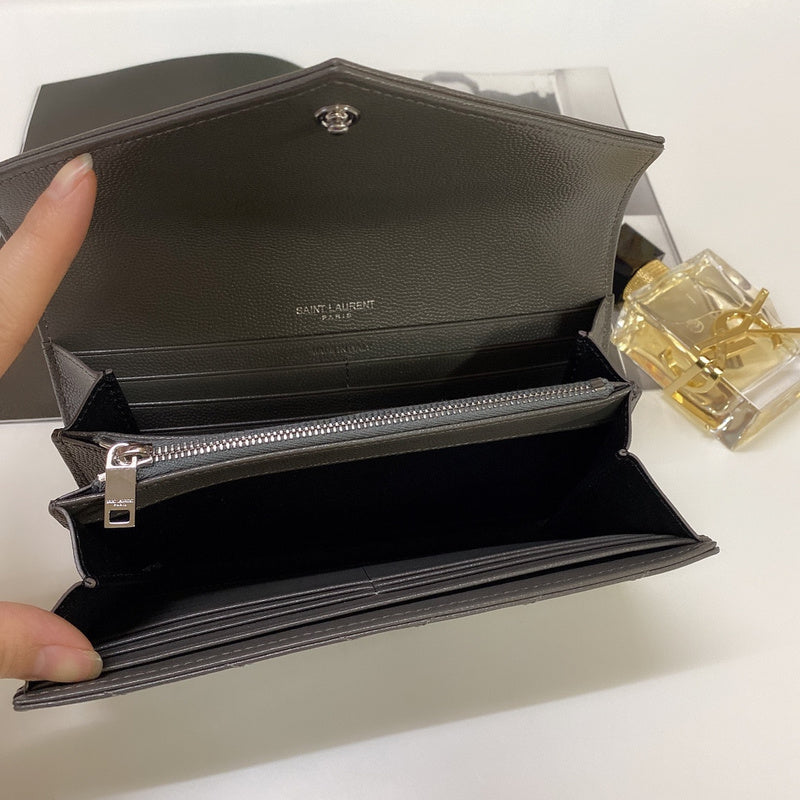 Amelia - YSL Bag - 3825