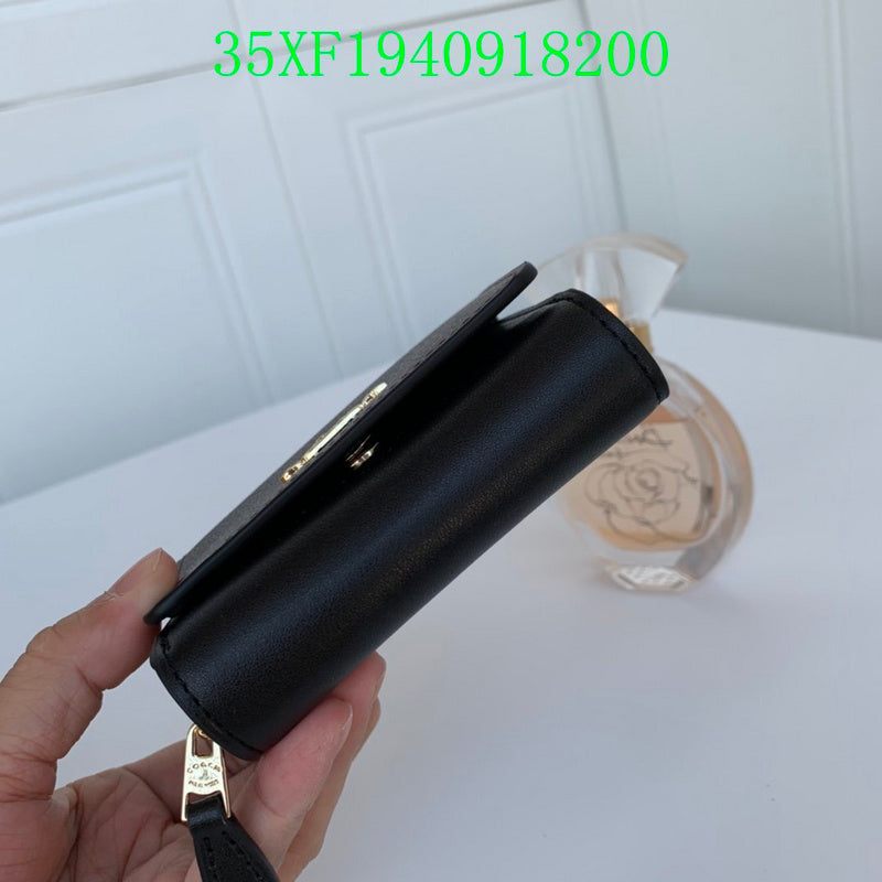 Amelia - CAH Wallet - 062