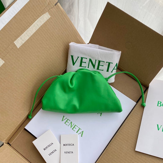 BV Mini Pouch Green, For Women, Bags 8.7in/22Amelia585852V1BW03724