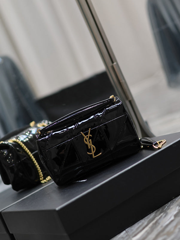Amelia - YSL Bag - 1819