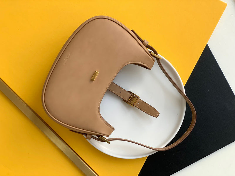 Amelia - YSL Bag - 4174