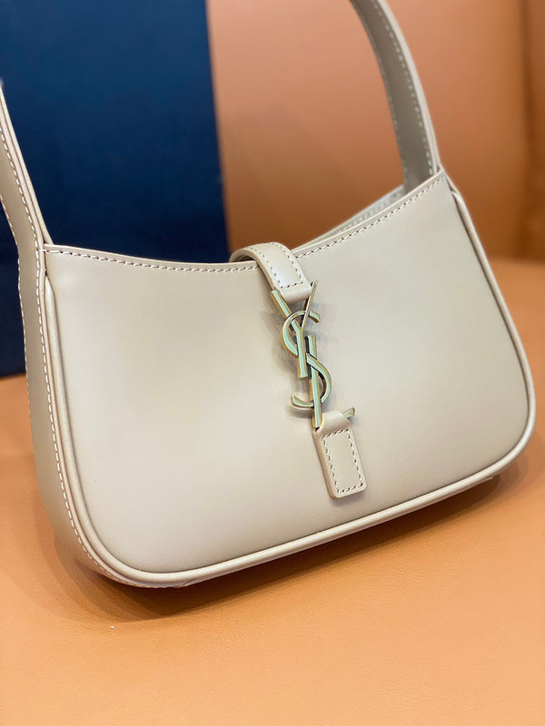 Amelia - YSL Bag - 1987