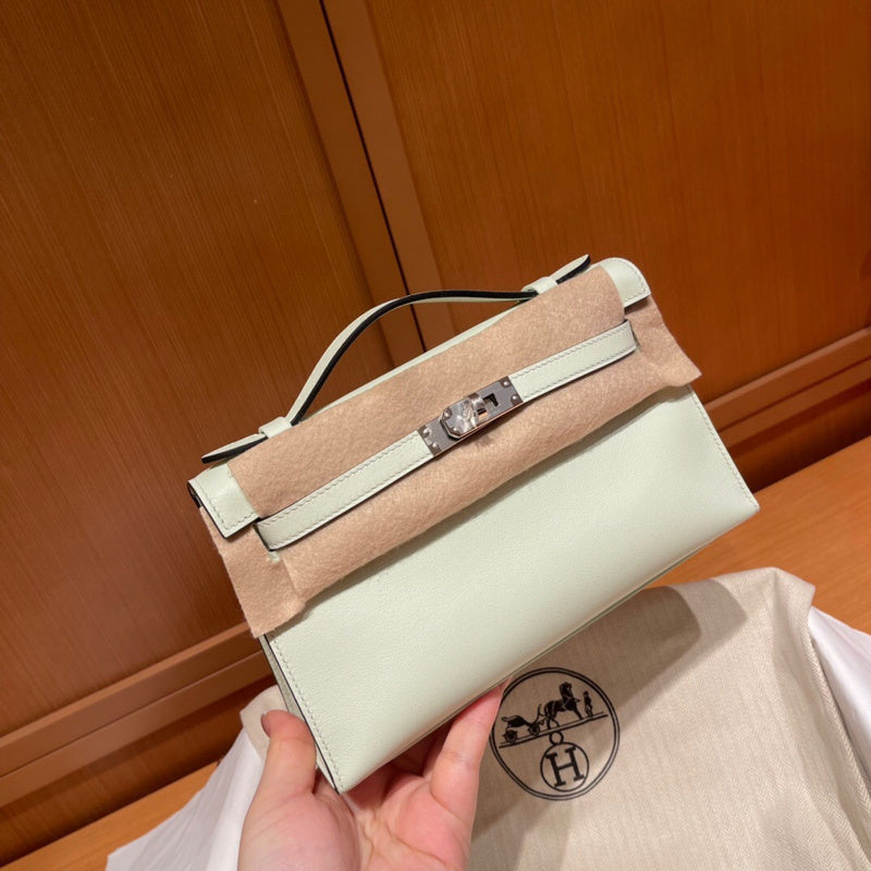 Amelia - HMS Bags - 1664