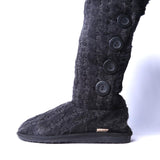 MUK LUKS .