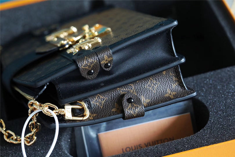 Fan Fashion Lu-Vi bags - 8200