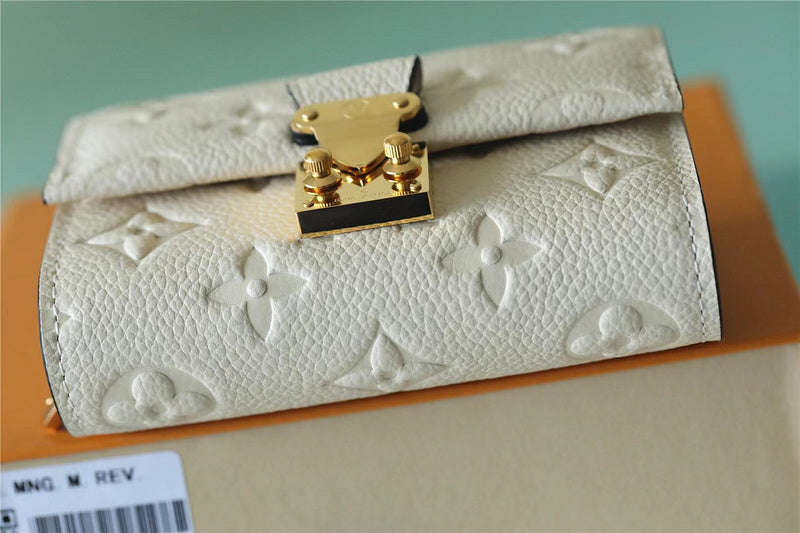 Fan Fashion Lu-Vi bags - 8696