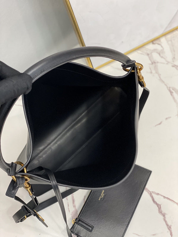 Amelia - YSL Bag - 2147