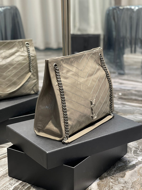 Amelia - YSL Bag - 3949