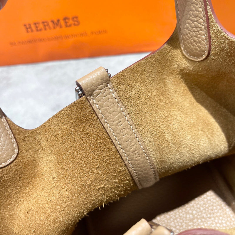 Amelia - HMS Bags - 1736