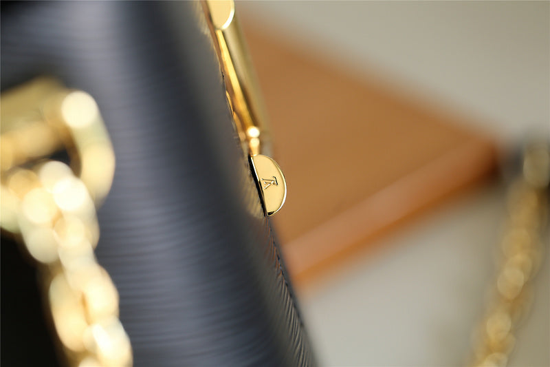 Fan Fashion Lu-Vi bags - 8524