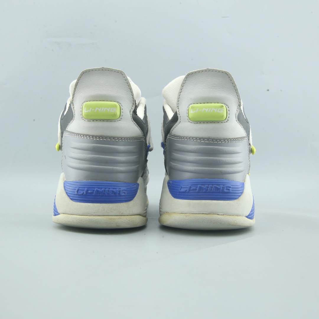 LI-NING .