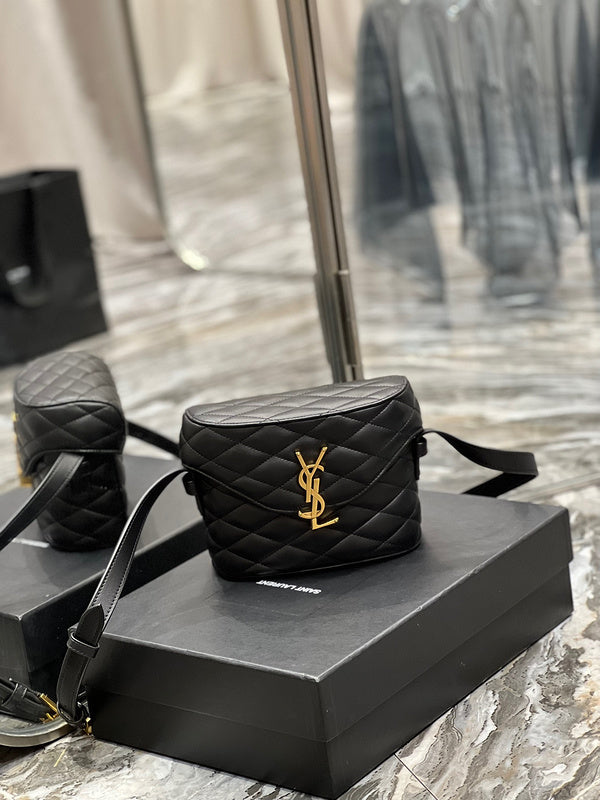 Amelia - YSL Bag - 3918