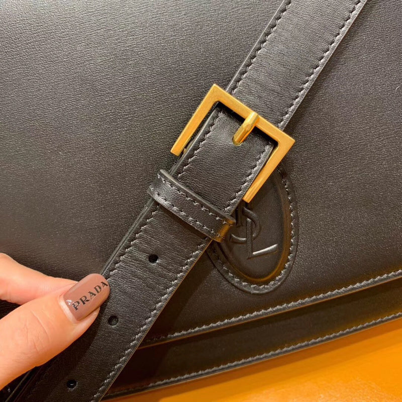 Amelia - YSL Bag - 3862