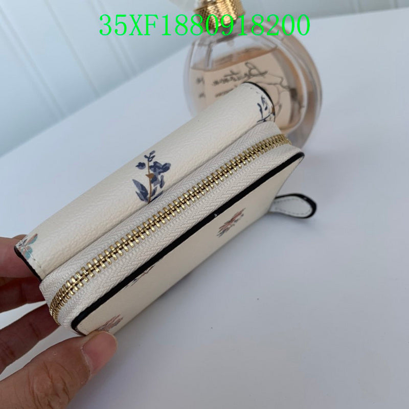 Amelia - CAH Wallet - 071