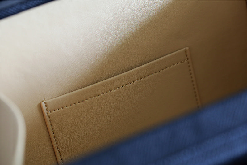 Fan Fashion Lu-Vi bags - 8213