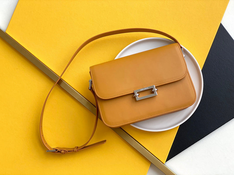 Amelia - YSL Bag - 4153