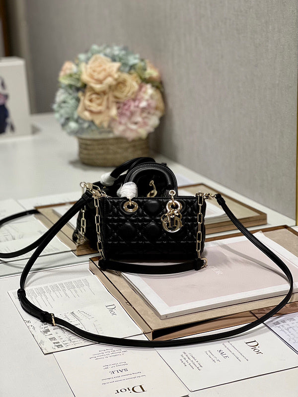 Amelia- DYOR DESIGNER BAGS - 1819