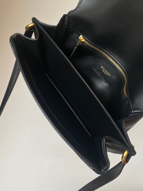 Amelia - YSL Bag - 3678