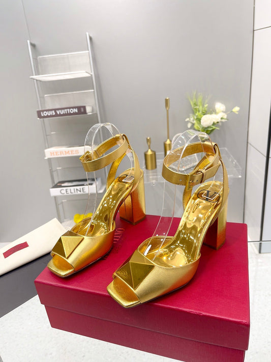 VAL -  Garavani One Stud Sandal With Maxi Stud Embellishment Gold For Women XW0S0EI6CYII16