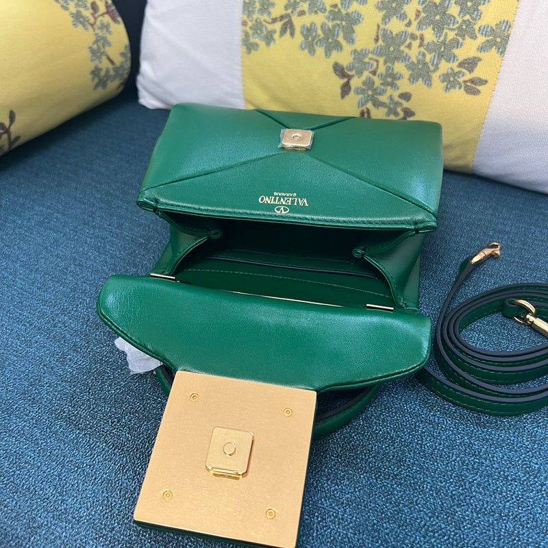 Amelia's Bag Gallery - VEL Bags - 395